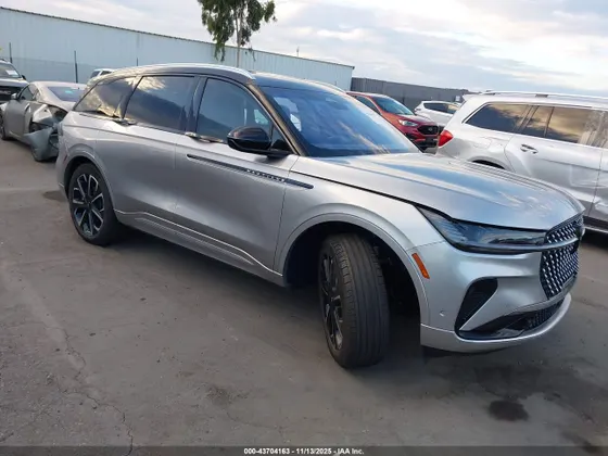 2024 Lincoln Nautilus Reserve