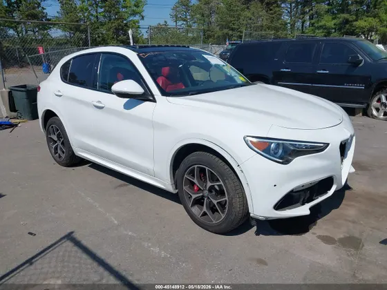 2020 Alfa Romeo Stelvio Ti Sport