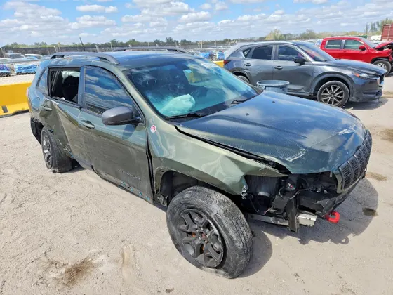 2019 Jeep Cherokee Trailhawk Elite