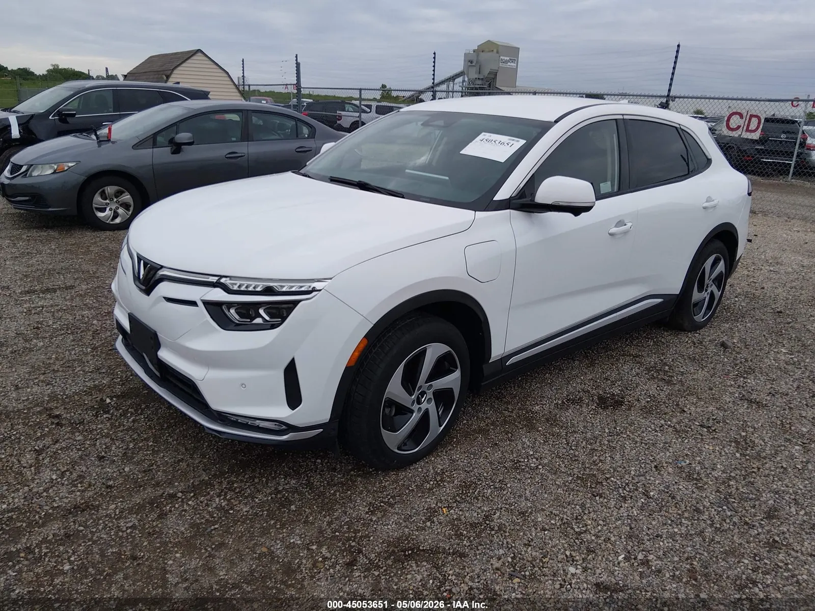 2024 VinFast VF 8 Eco