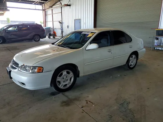 2000 Nissan Altima XE