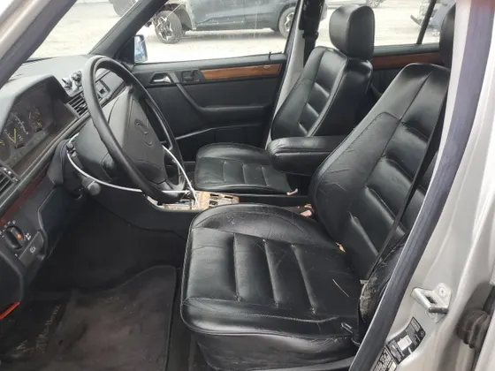 1992 Mercedes-Benz 300 Series 300E