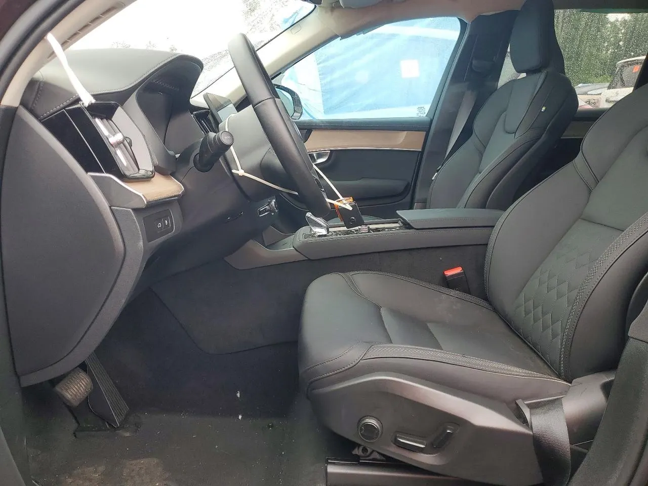 2025 Volvo XC90 Plug-In Hybrid Plus