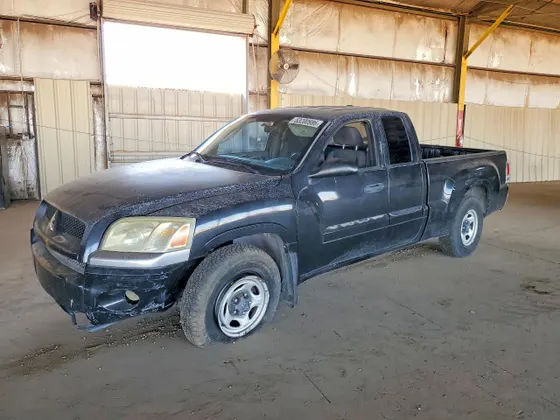 2007 Mitsubishi Raider LS