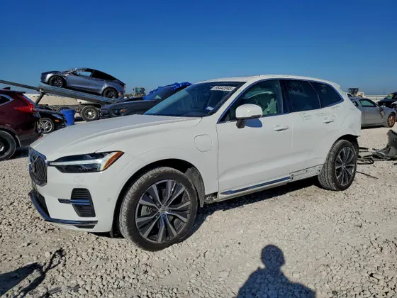 2022 Volvo XC60 Recharge Plug-In Hybrid Inscription Expression