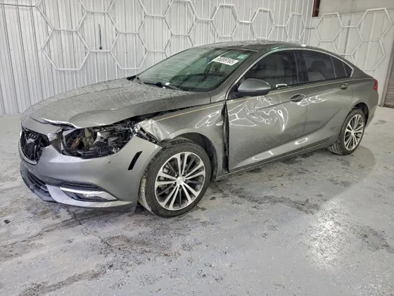 2019 Buick Regal Sportback Essence