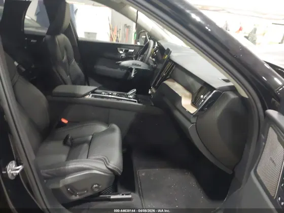 2026 Volvo XC60 Plug-In Hybrid Ultra