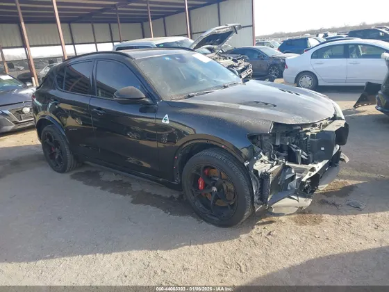 2018 Alfa Romeo Stelvio Quadrifoglio QUADRIFOGLIO AWD