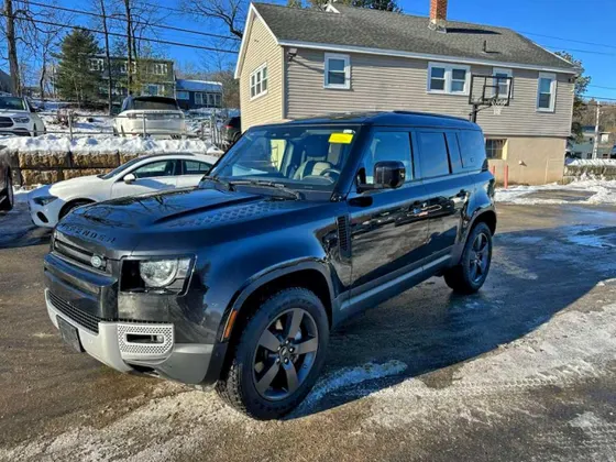 2020 Land Rover Defender SE