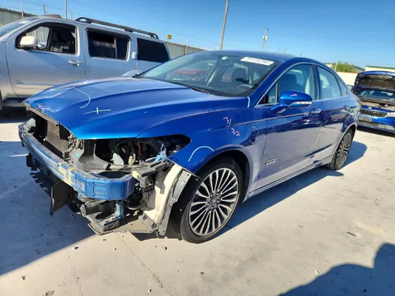 2017 Ford Fusion Energi SE