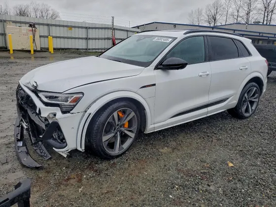 2022 Audi e-tron S Premium Plus