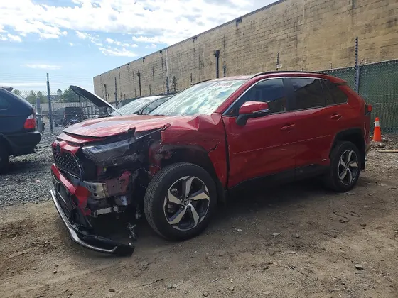 2025 Toyota RAV4 Plug-In Hybrid SE
