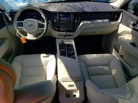 2025 Volvo XC60 Plug-In Hybrid Core