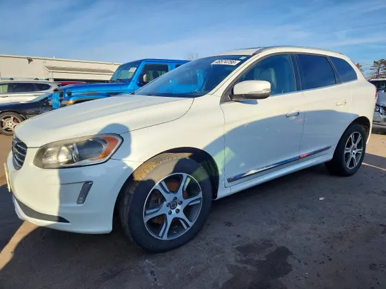 2015 Volvo XC60 T6 Platinum