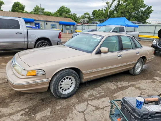 1997 Ford Crown Victoria LX