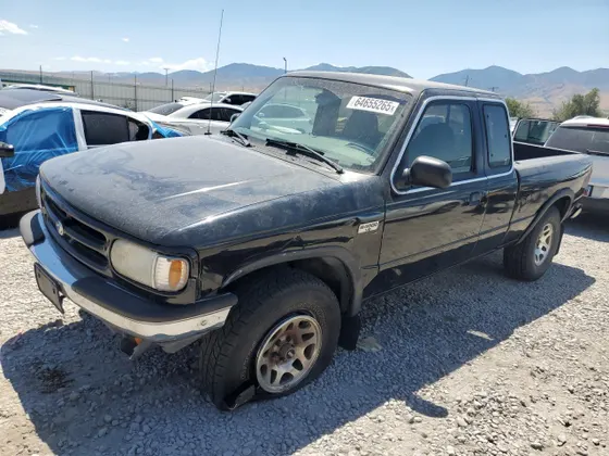 1997 Mazda B-Series 4WD Truck SE