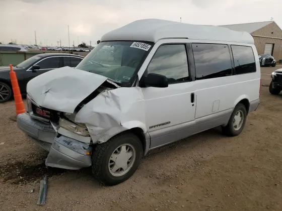 1998 GMC Safari Passenger XT
