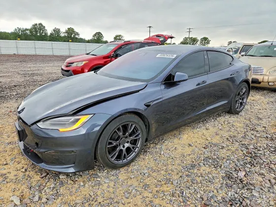 2021 Tesla Model S Plaid