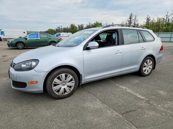 2013 Volkswagen Jetta SportWagen SE w/Sunroof