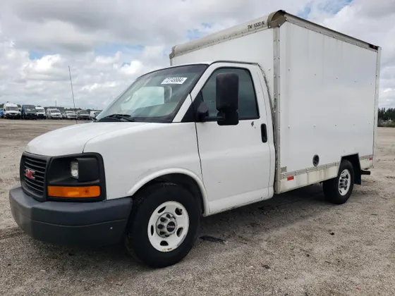 2011 GMC Savana Commercial Cutaway Work Van