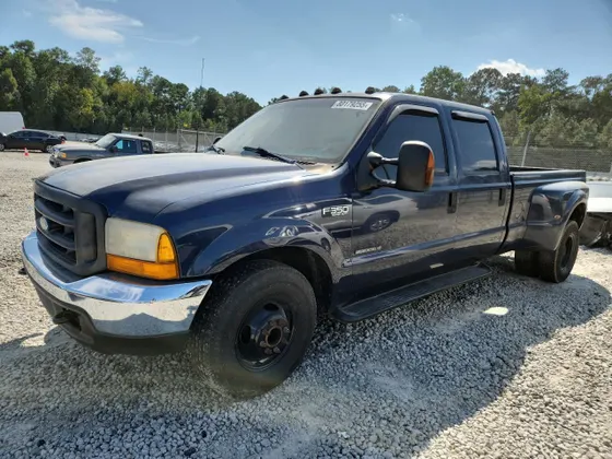 2001 Ford Super Duty F-350 DRW XL
