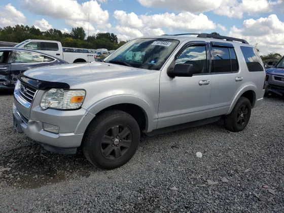 2010 Ford Explorer XLT
