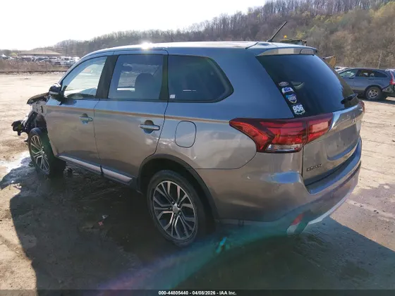 2016 Mitsubishi Outlander SE