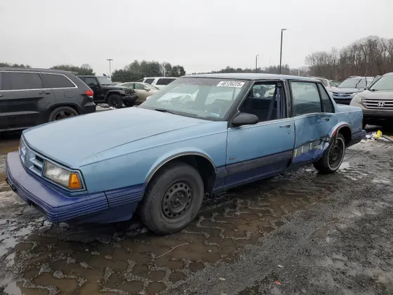 1991 Oldsmobile Delta 88 ROYALE