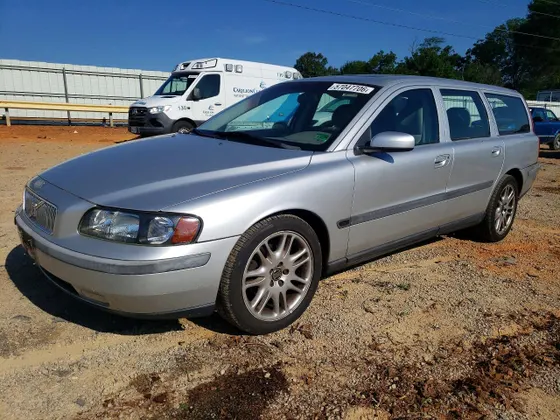 2004 Volvo V70
