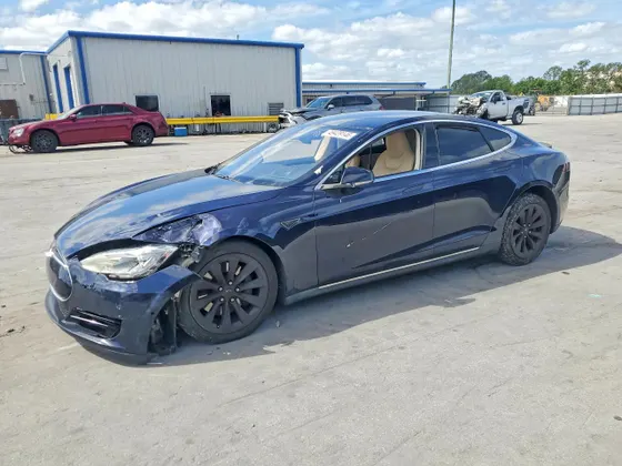 2015 Tesla Model S 85D