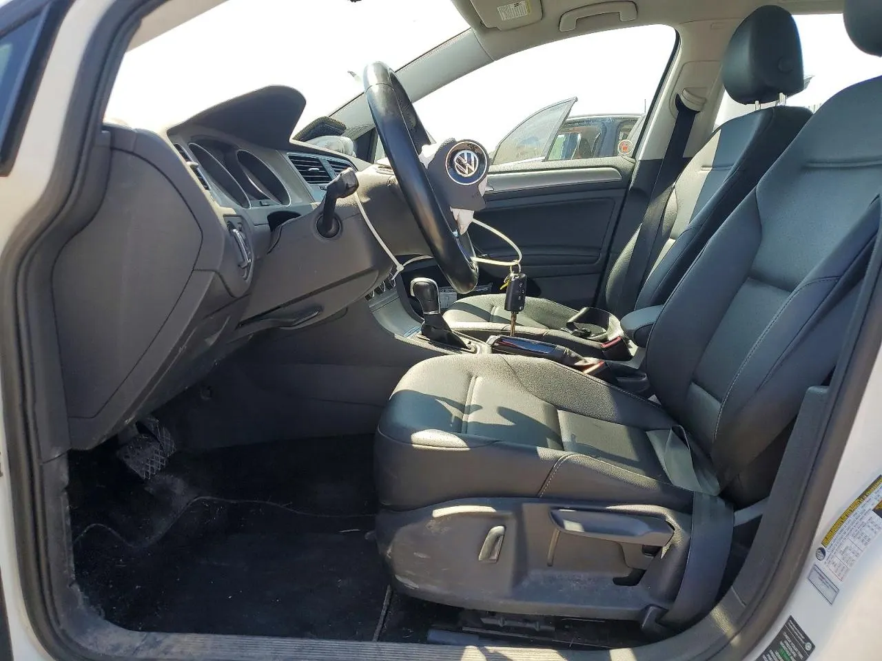 2017 Volkswagen Golf SportWagen S
