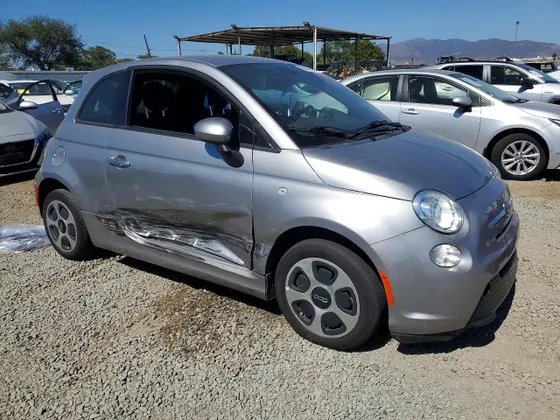 2017 FIAT 500e 500