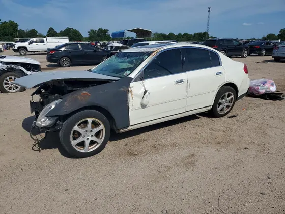 2004 INFINITI G35 Sedan w/Leather