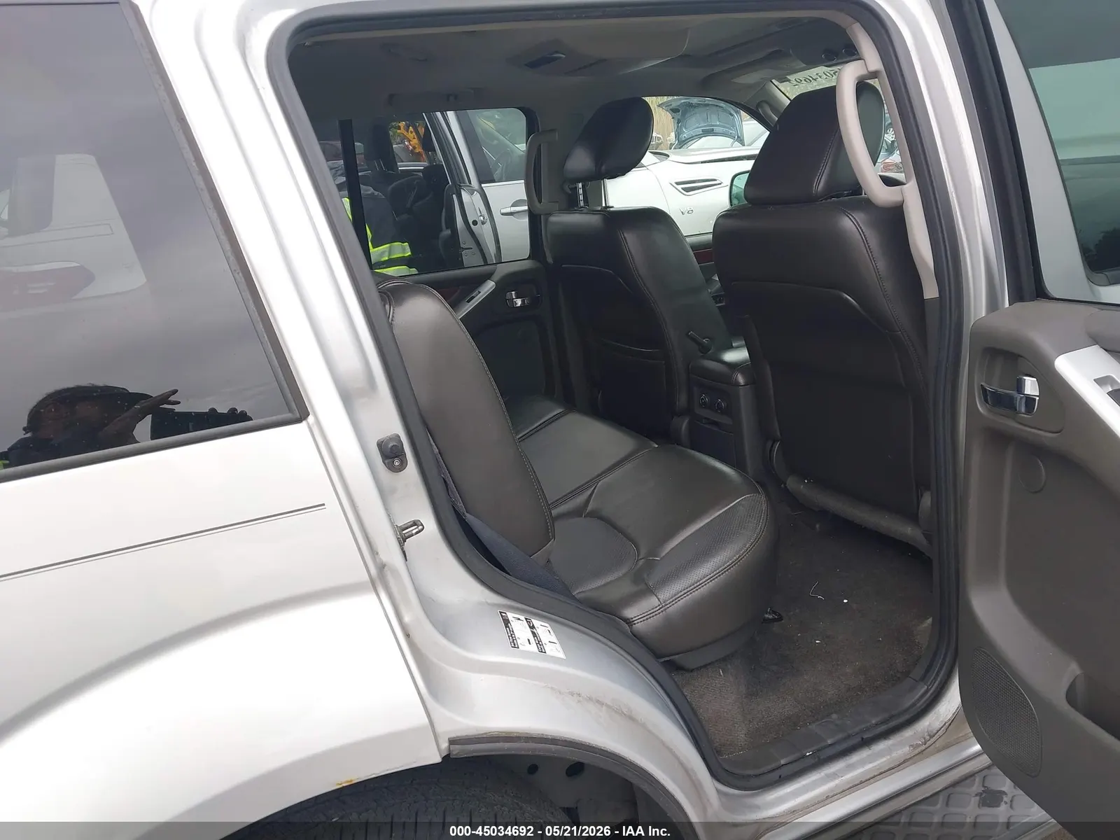 2010 Nissan Pathfinder LE