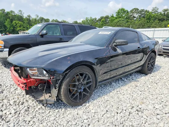 2012 Ford Mustang V6