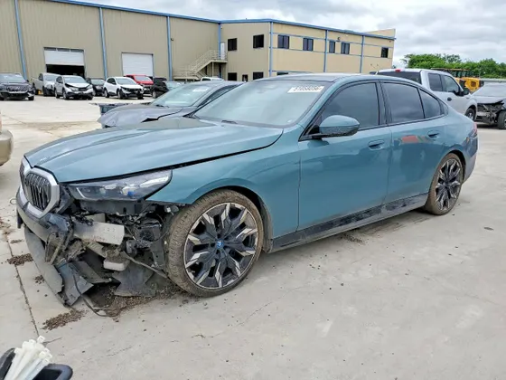 2024 BMW i5 eDrive40