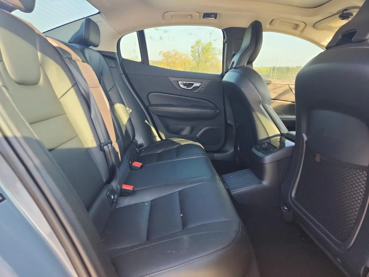 2022 Volvo S60 Recharge Plug-In Hybrid R-Design Expression