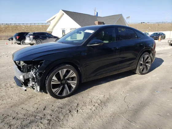2024 Audi Q8 e-tron Sportback S line Prestige
