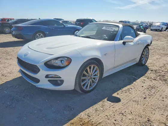 2019 FIAT 124 Spider Lusso