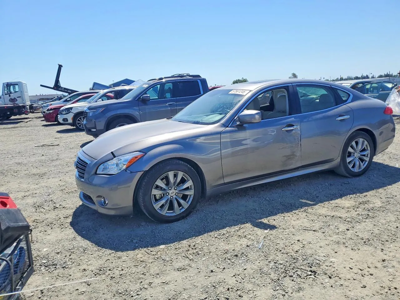 2011 INFINITI M56