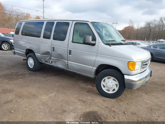 2005 Ford Econoline Wagon XL