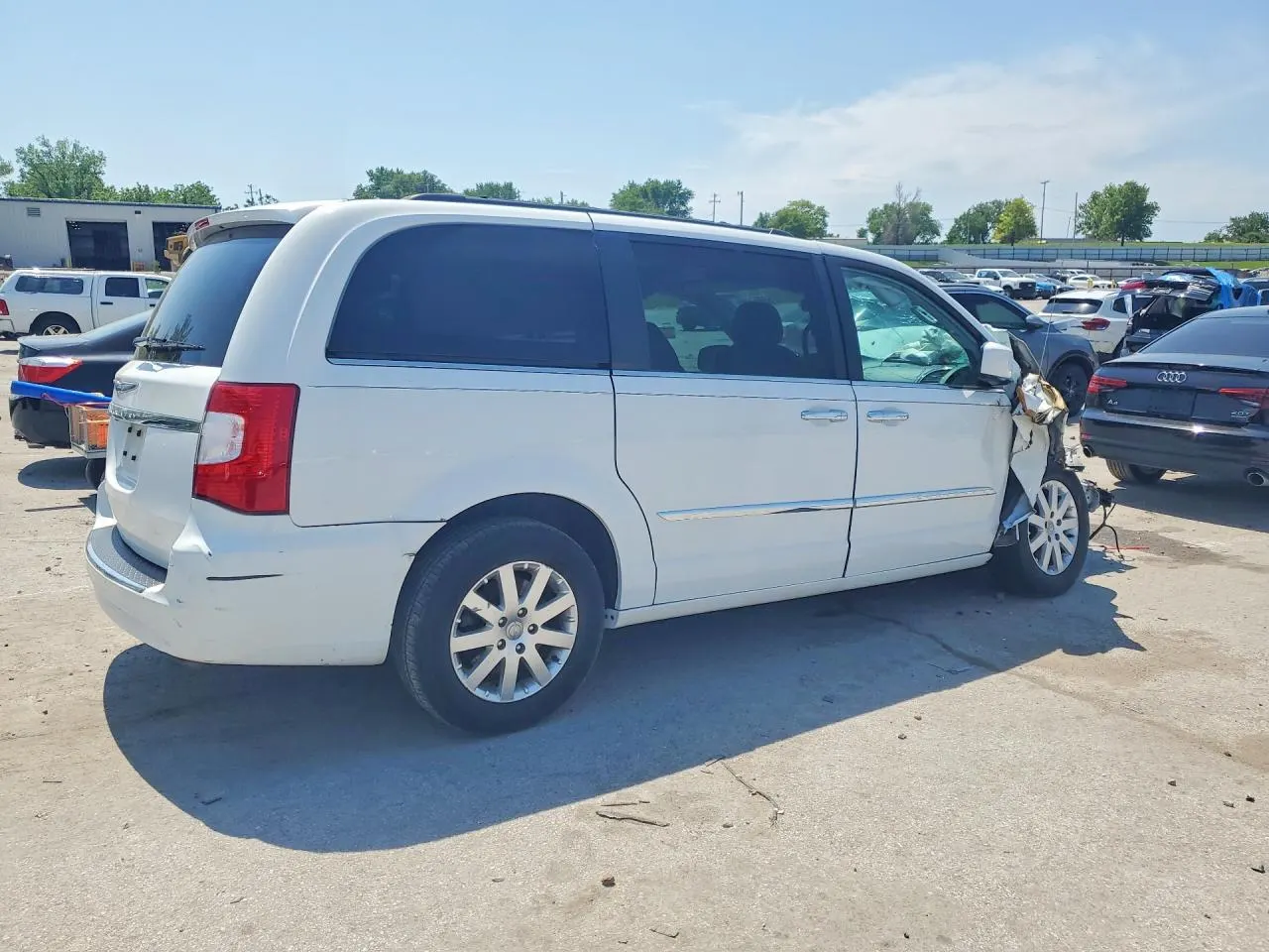 2016 Chrysler Town & Country Touring