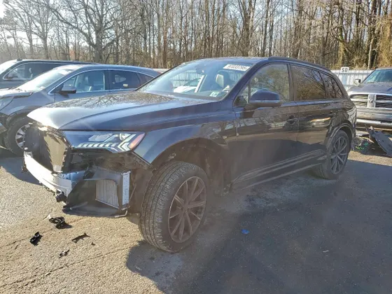2021 Audi SQ7 Premium Plus