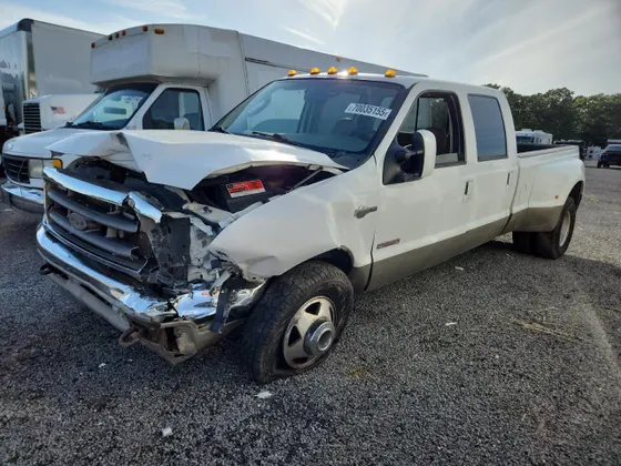 2003 Ford Super Duty F-350 DRW XL