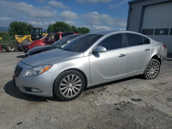 2012 Buick Regal Premium 1