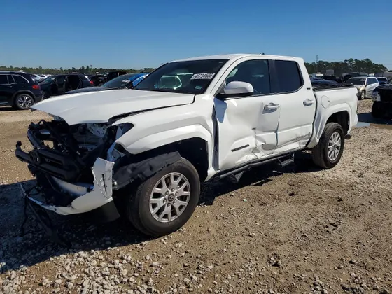 2025 Toyota Tacoma 4WD SR5