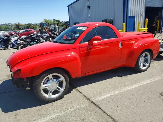 2004 Chevrolet SSR LS