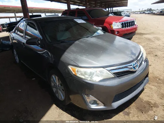 2014 Toyota Camry Hybrid LE
