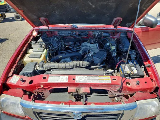 1999 Mazda B-Series 4WD Truck SE