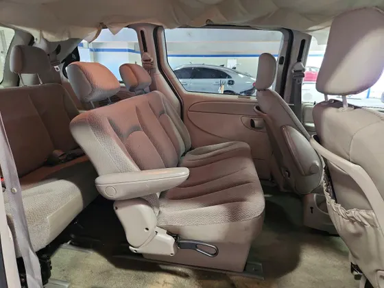 2006 Chrysler Town & Country SWB TOWN & COUNTRY